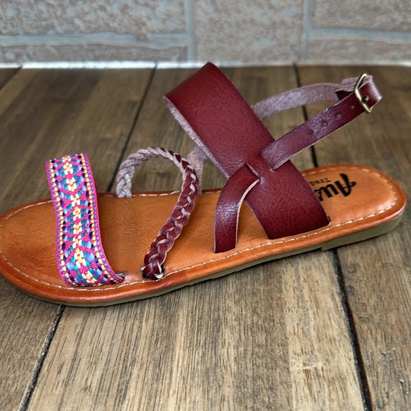 NWOT Austin Trading Co Girls Boho Leather Ankle Strap Embroidered Sandal / Sz 1 - Picture 4 of 9